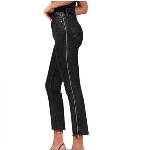Abercrombie & Fitch Washed Black Ultra High Rise Mom Jeans Zipper Detail Sz 30
